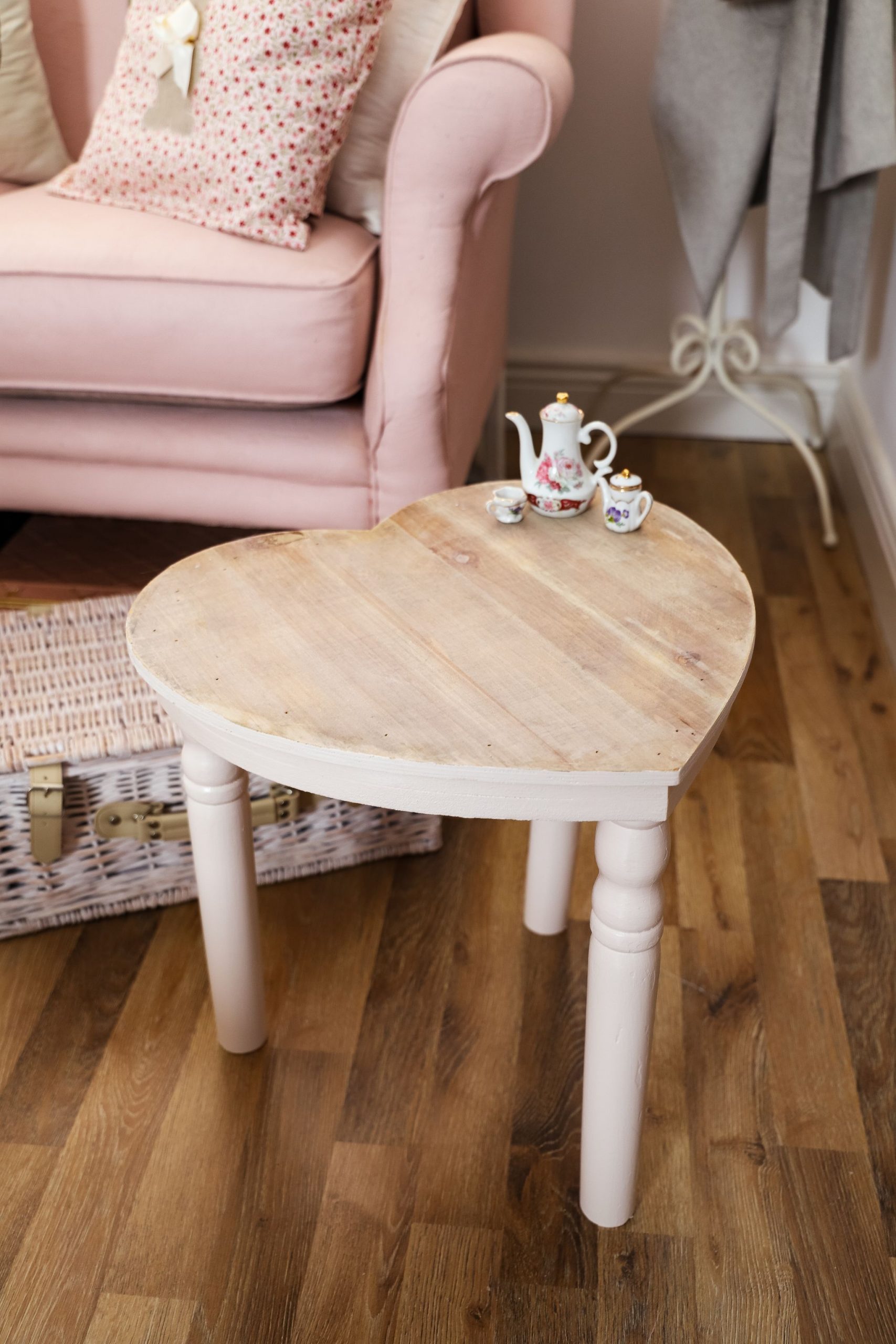 Mouldy Love Heart Table Makeover