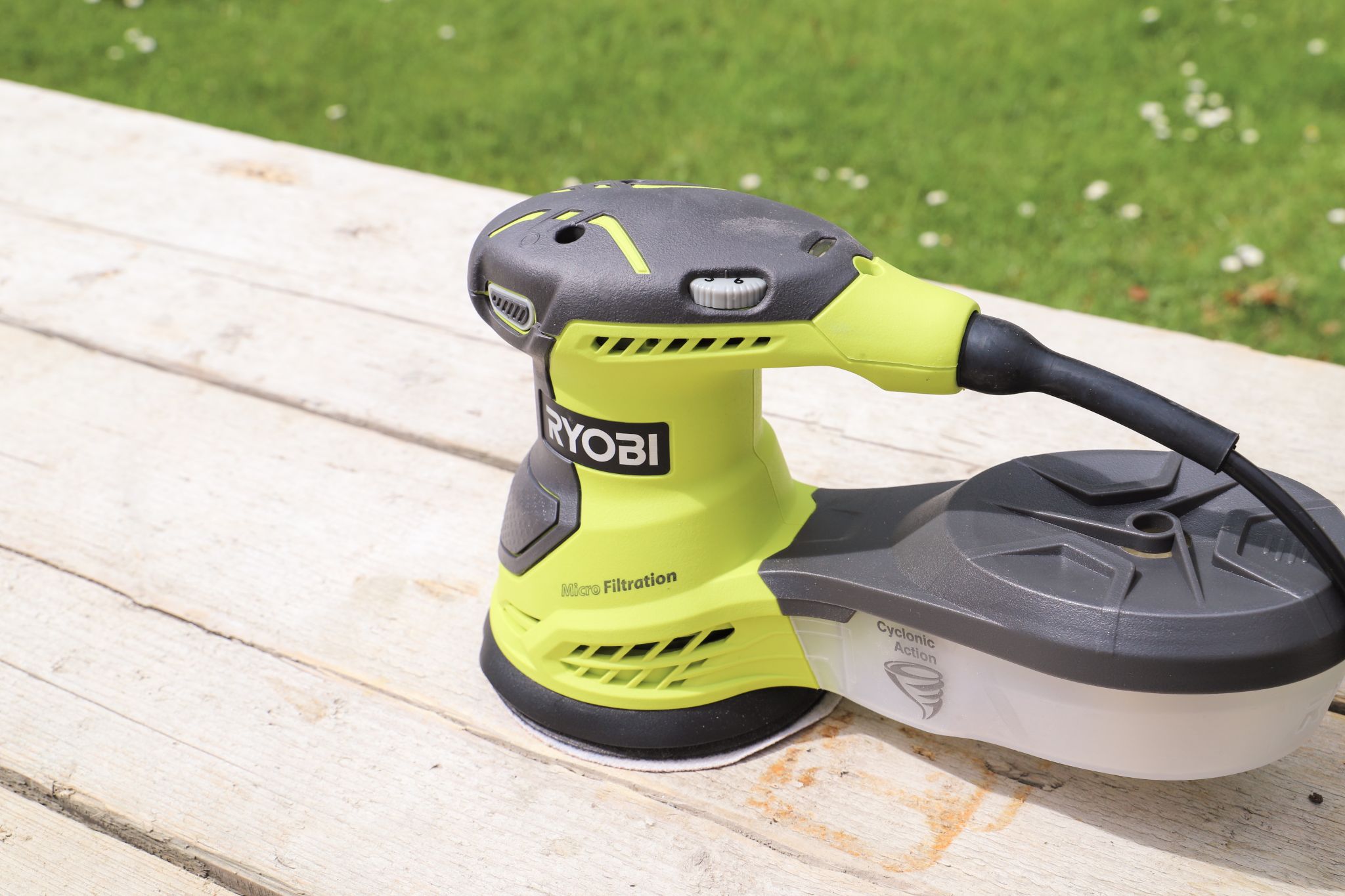 How to turn scaffold boards into an office desk