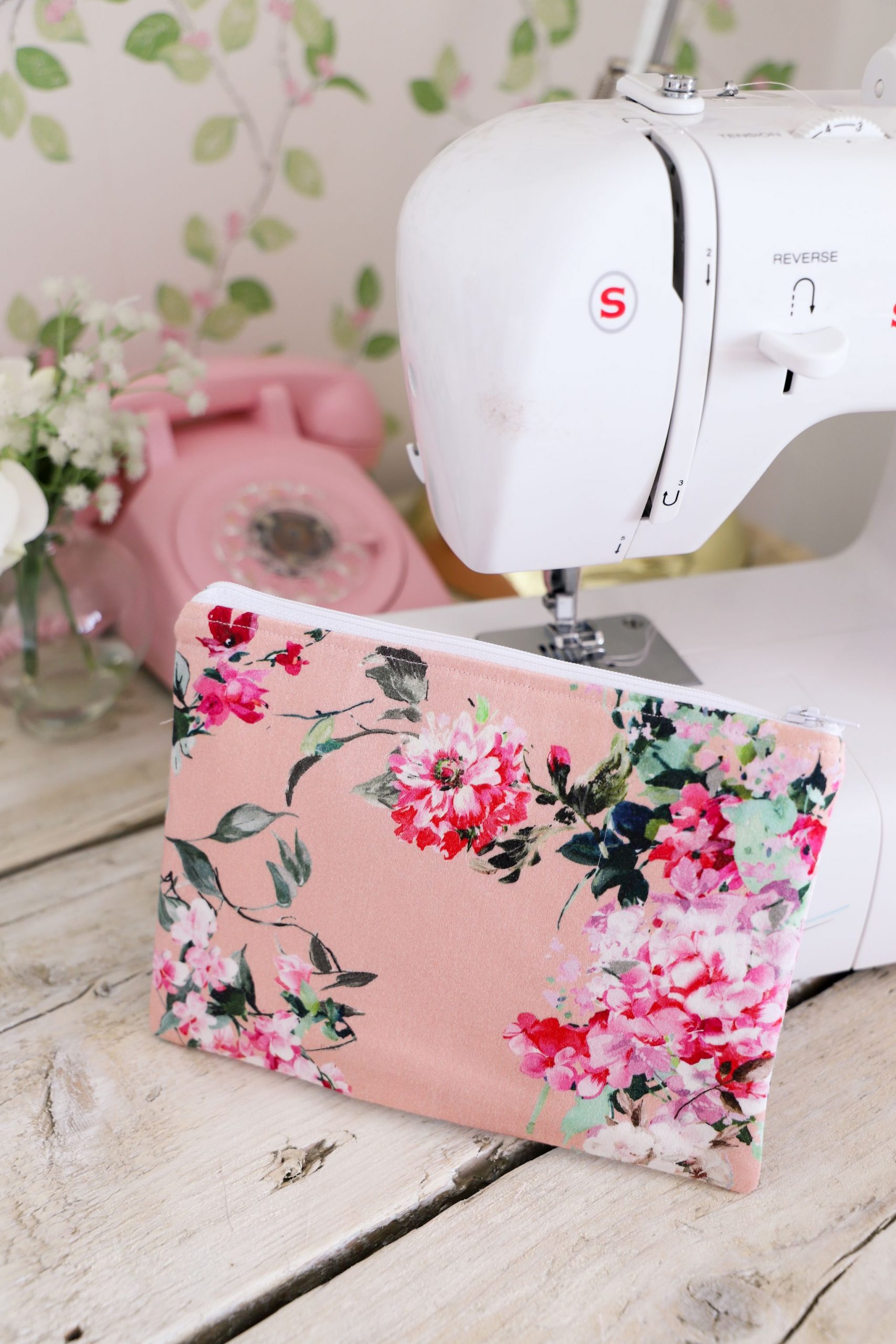 DIY floral zipper pouch