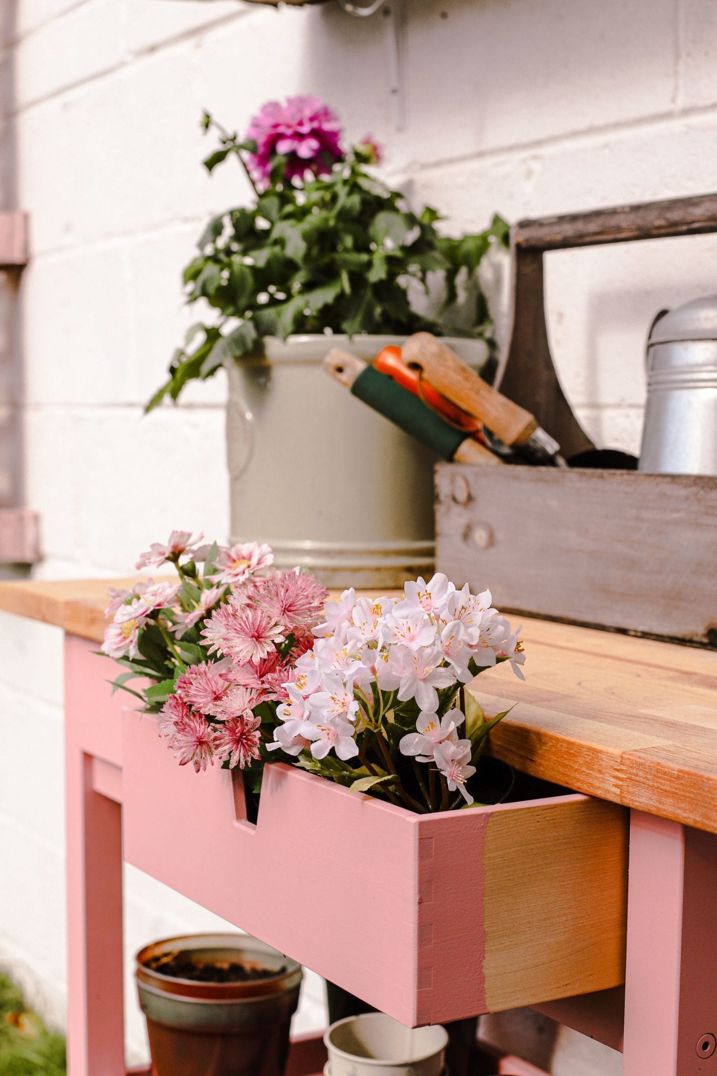 How I hacked an Ikea Forhoja cart into a garden potting bench
