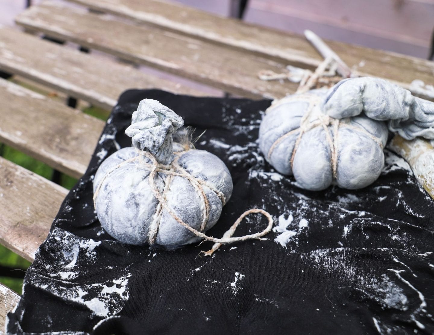 Using cement to make pumpkins