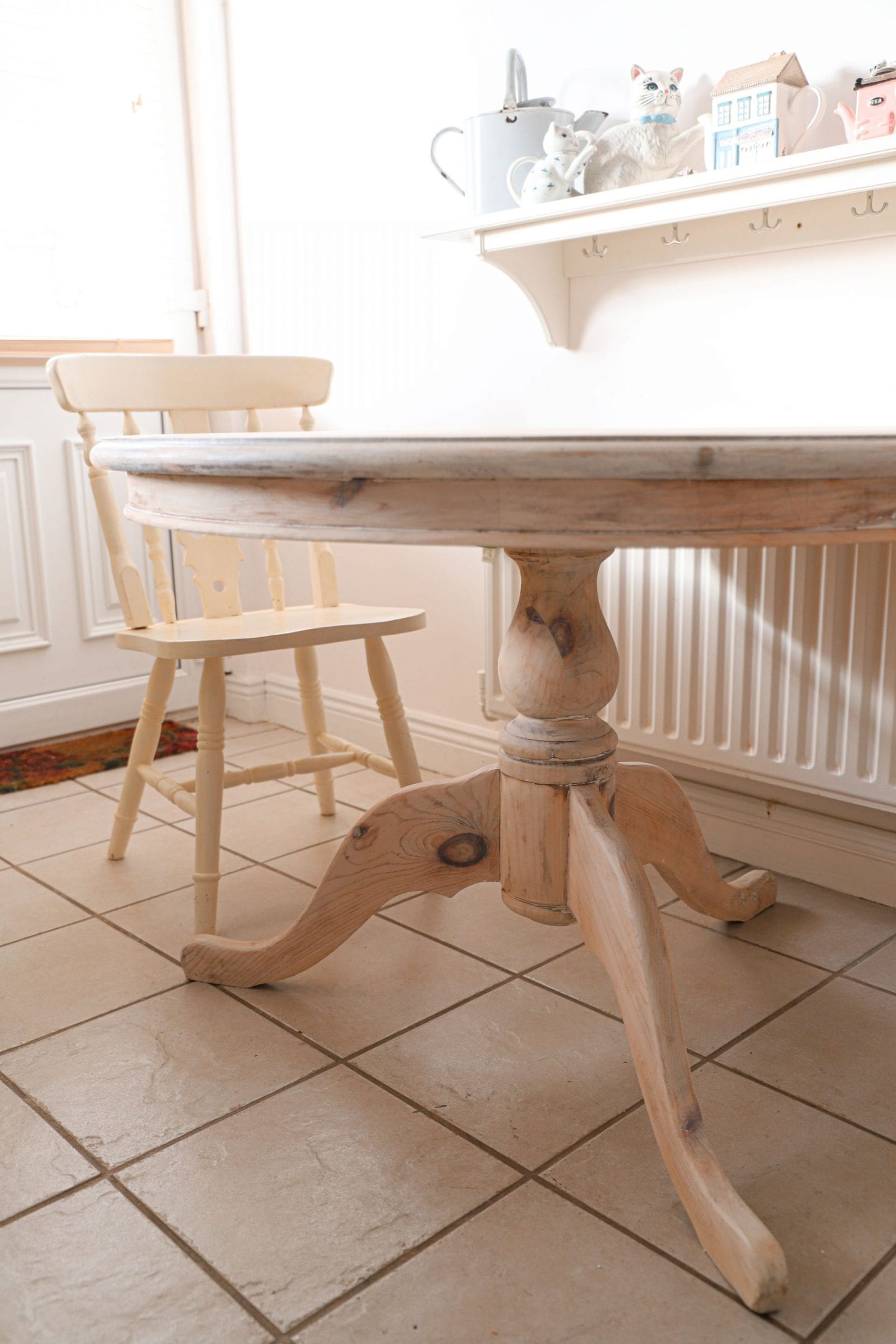 My thrifted kitchen table makeover 