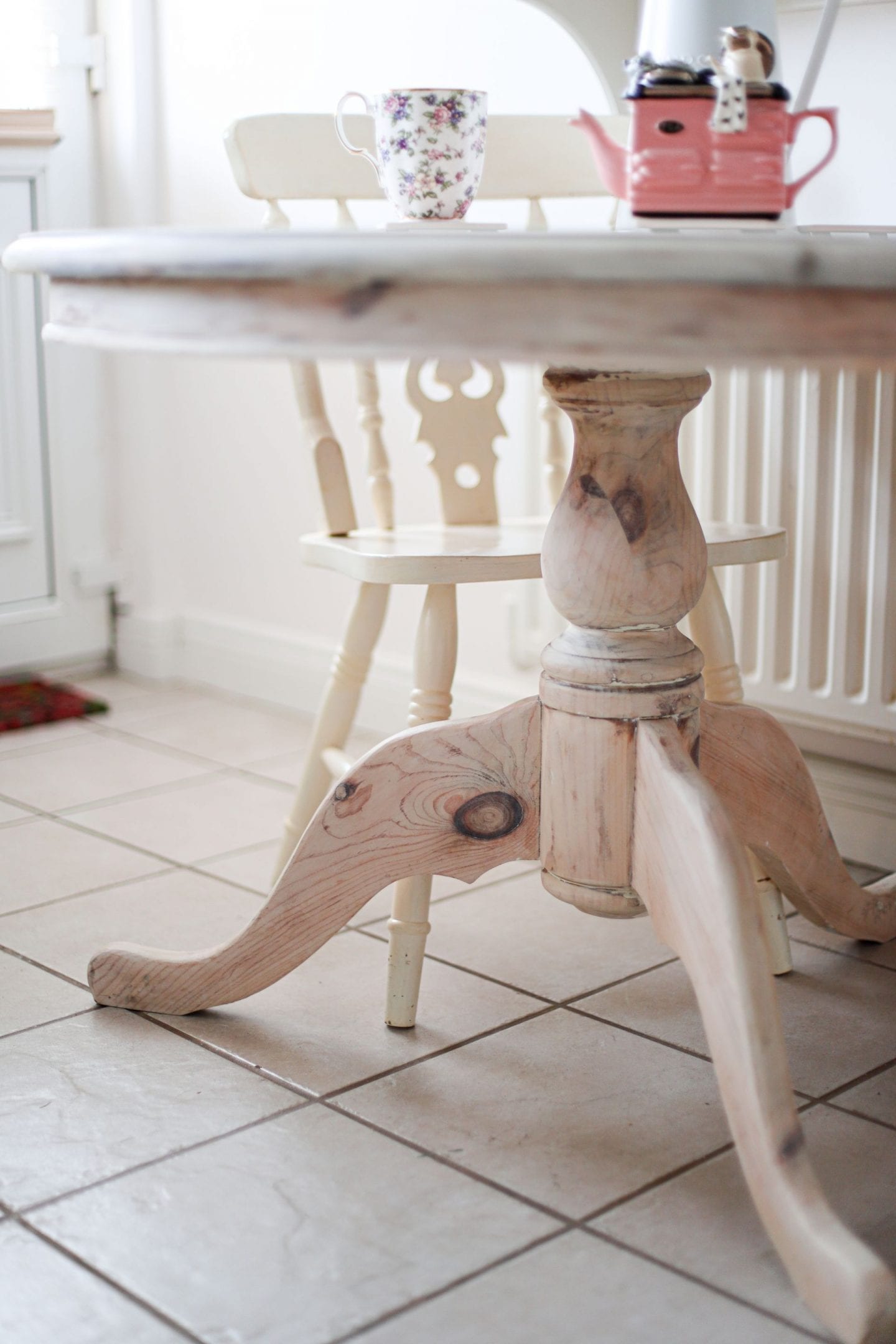 My thrifted kitchen table makeover 