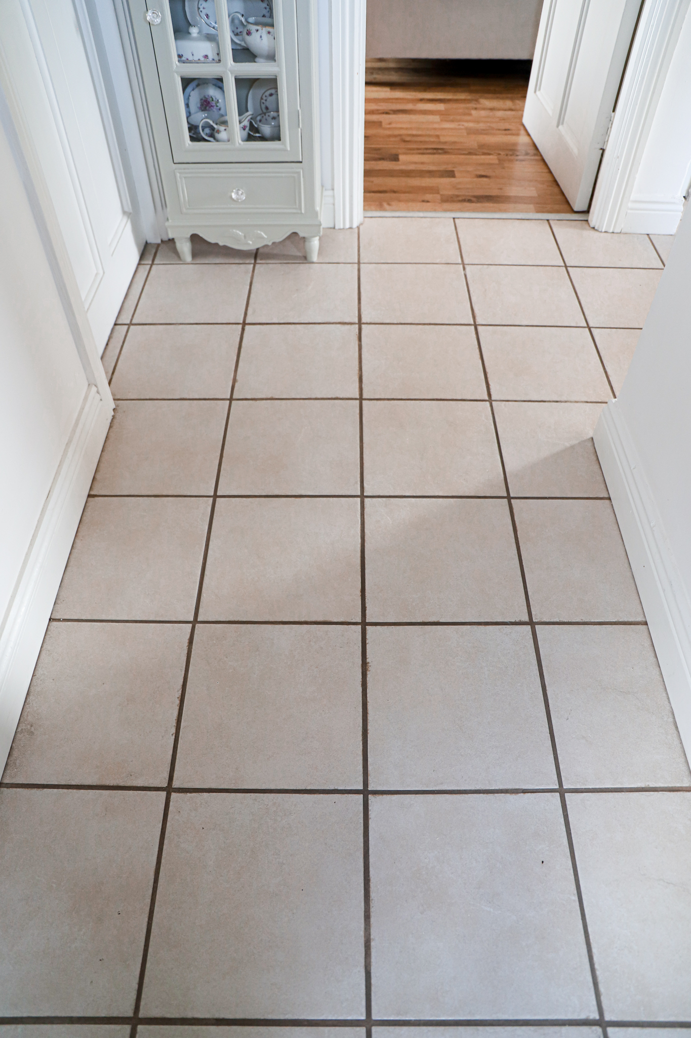 Revive old grout 