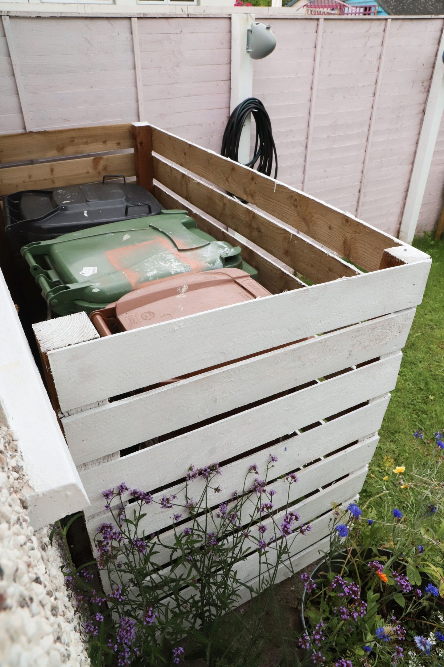 DIY trash can cover