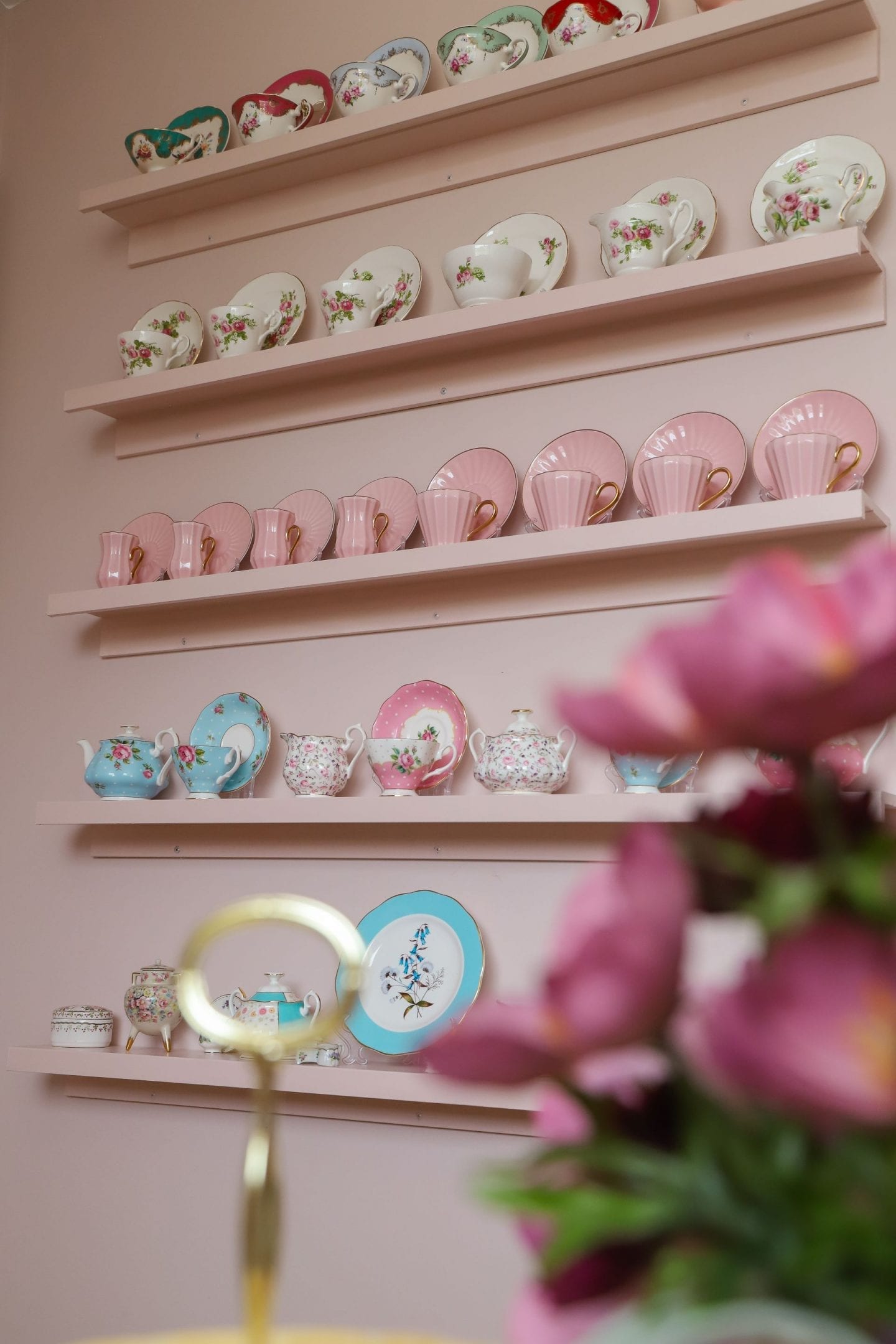 How to display your china teacups