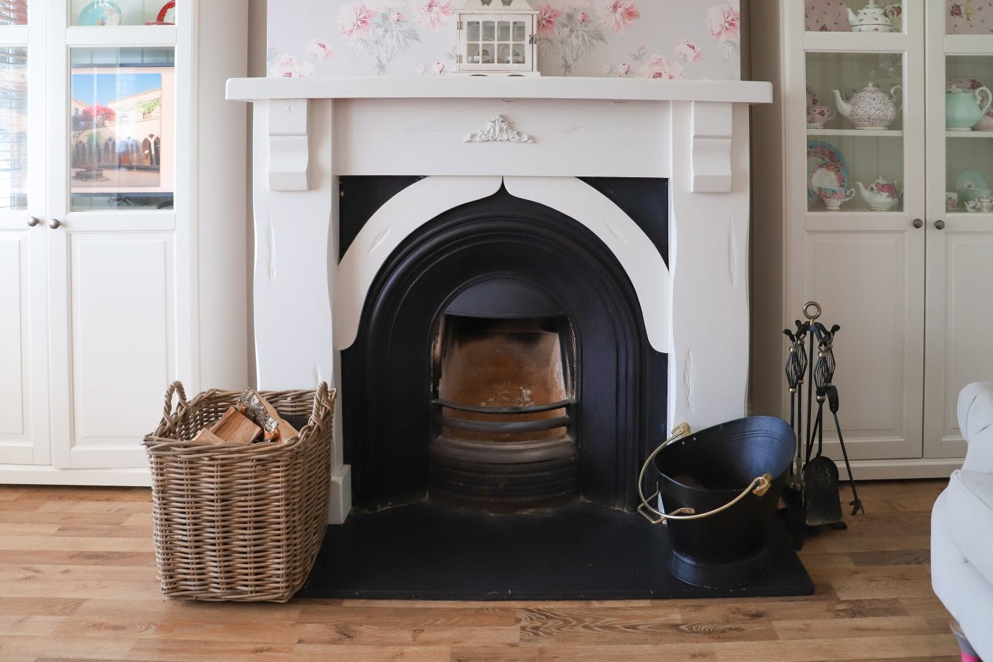 How to paint a wood fireplace surround