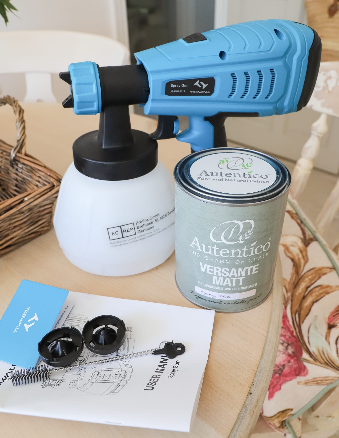 Autentico Versante Matt in Regency White with spray gun.