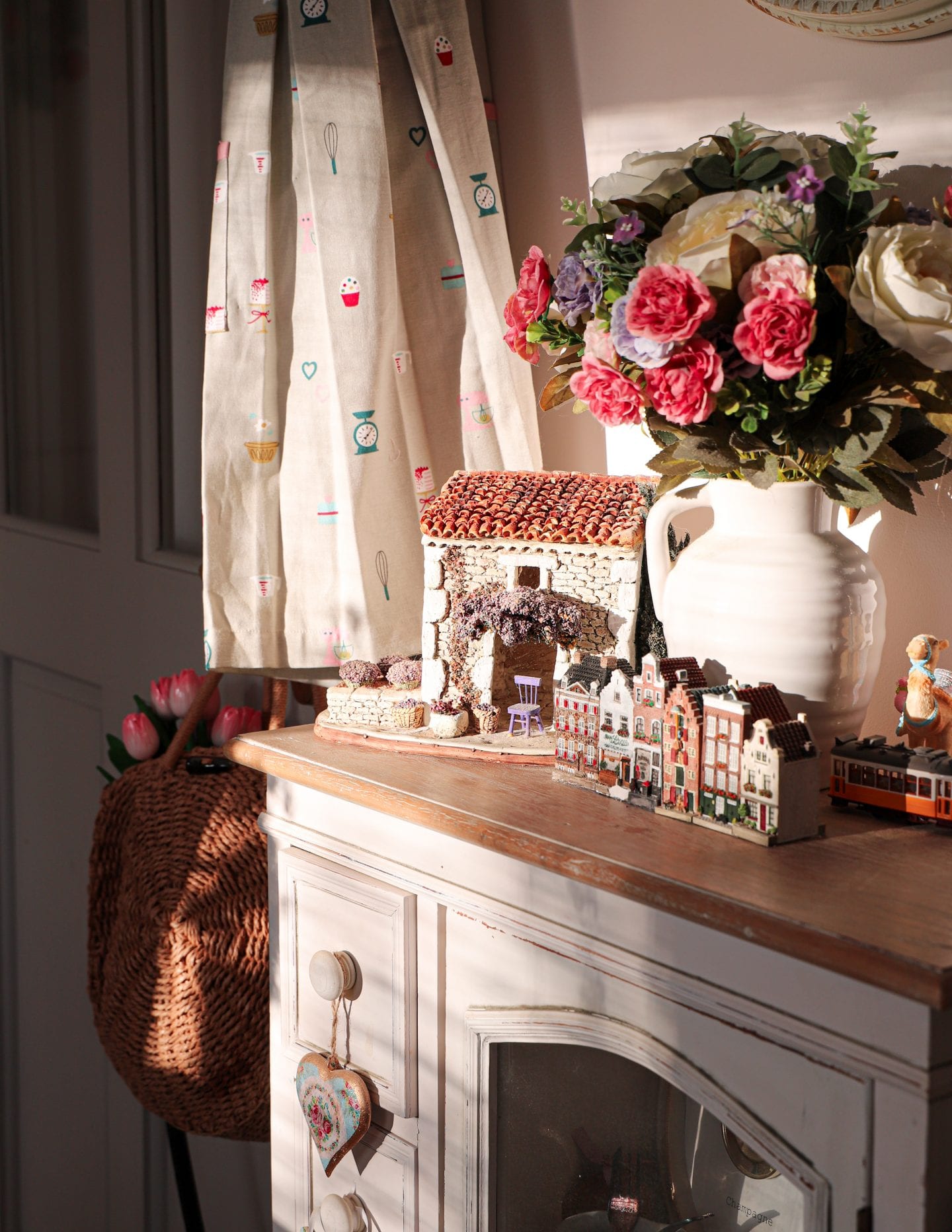 How to get a cottagecore look in your home. 