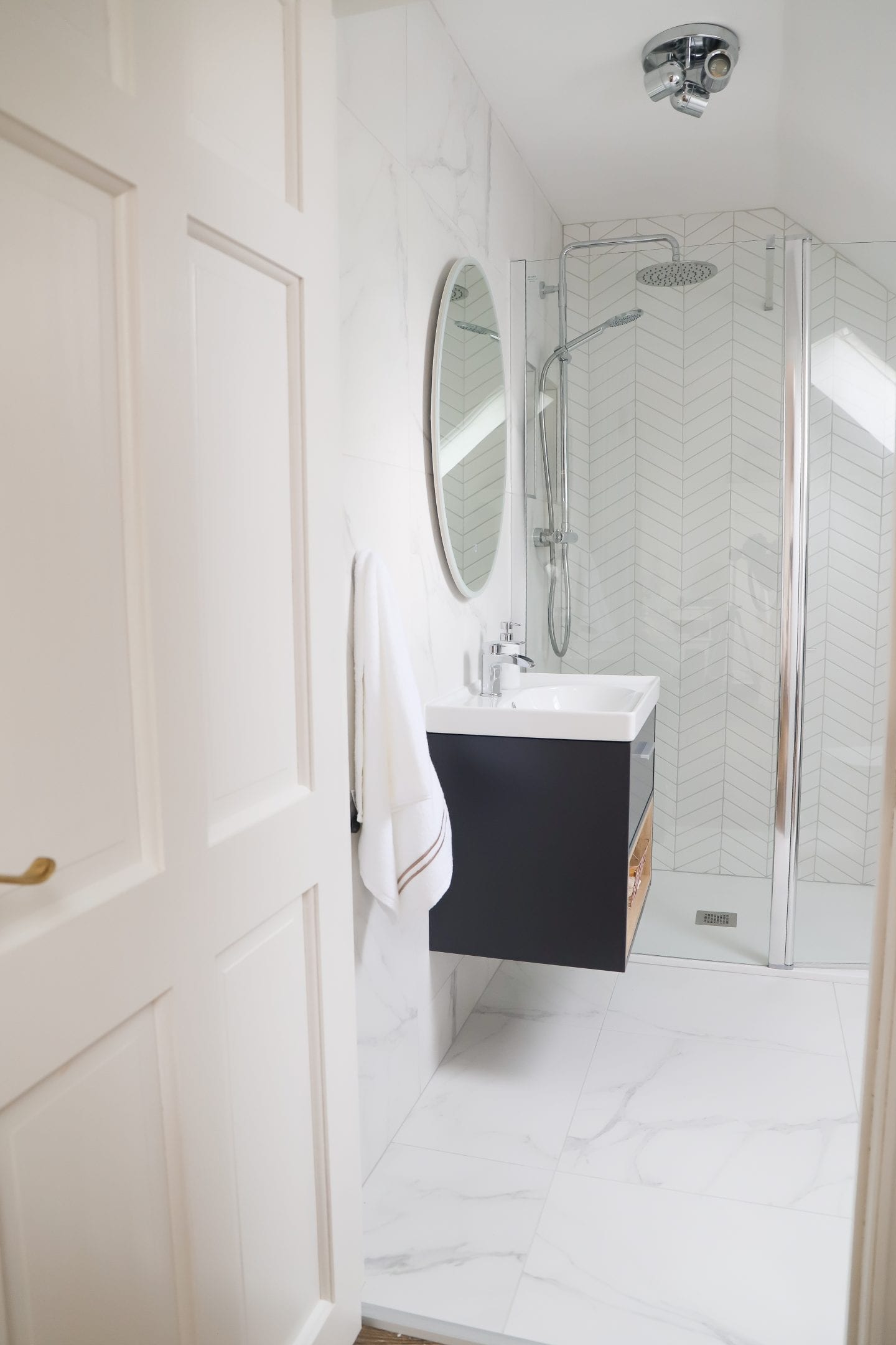 Bungalow ensuite bathroom renovation