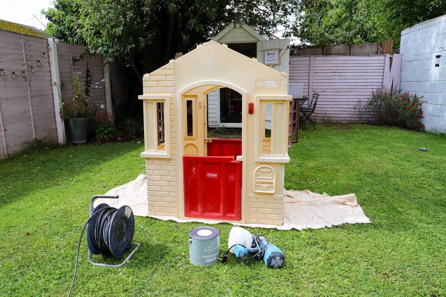 How to paint a little tikes plastic playhouse Dainty Dress Diaries