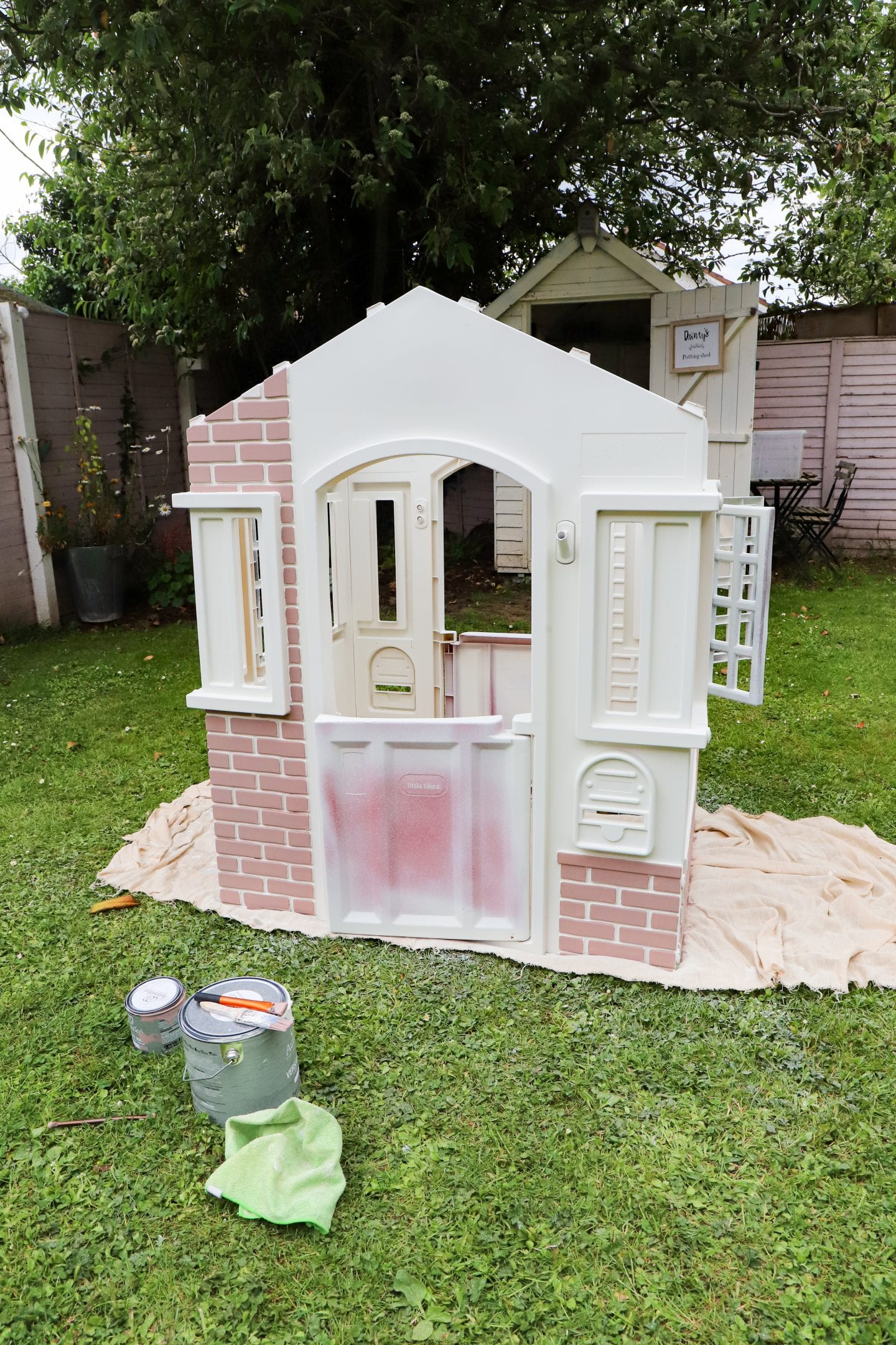 How to paint a little tikes plastic playhouse Dainty Dress Diaries
