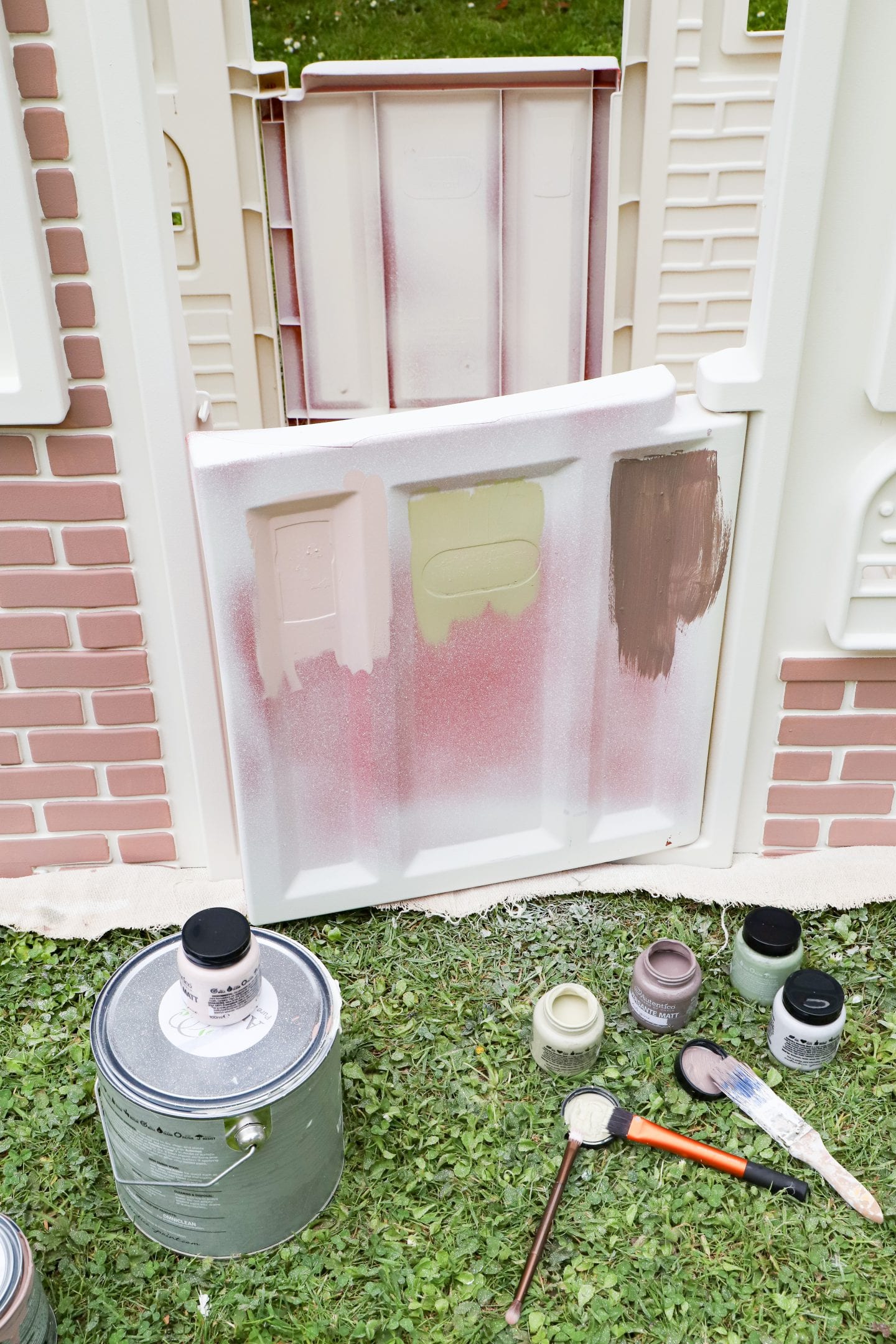 How to paint a little tikes plastic playhouse Dainty Dress Diaries