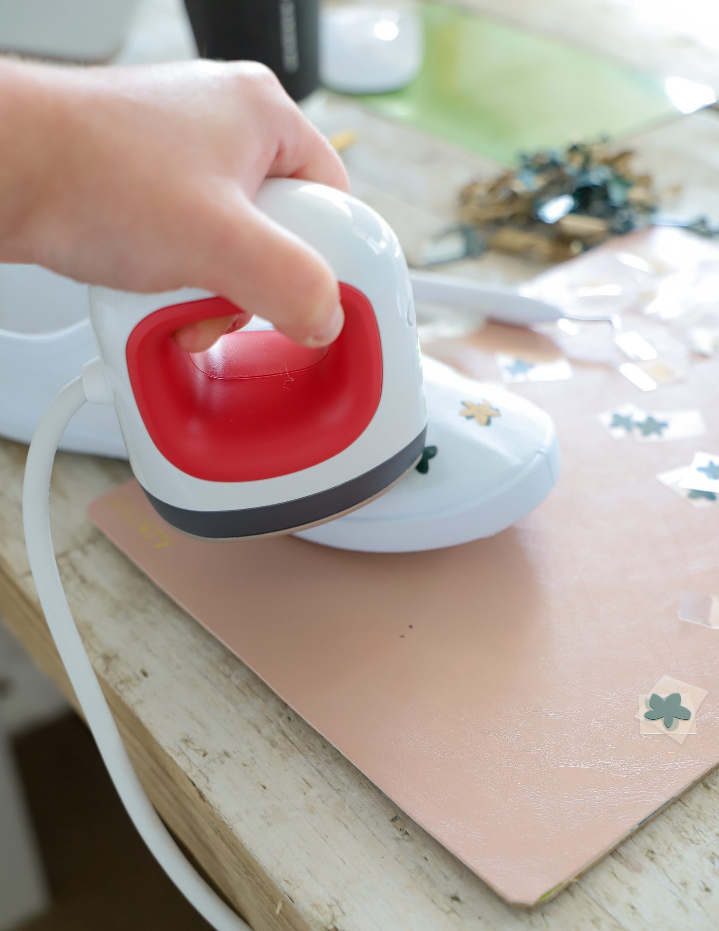 Cricut min press machine. 