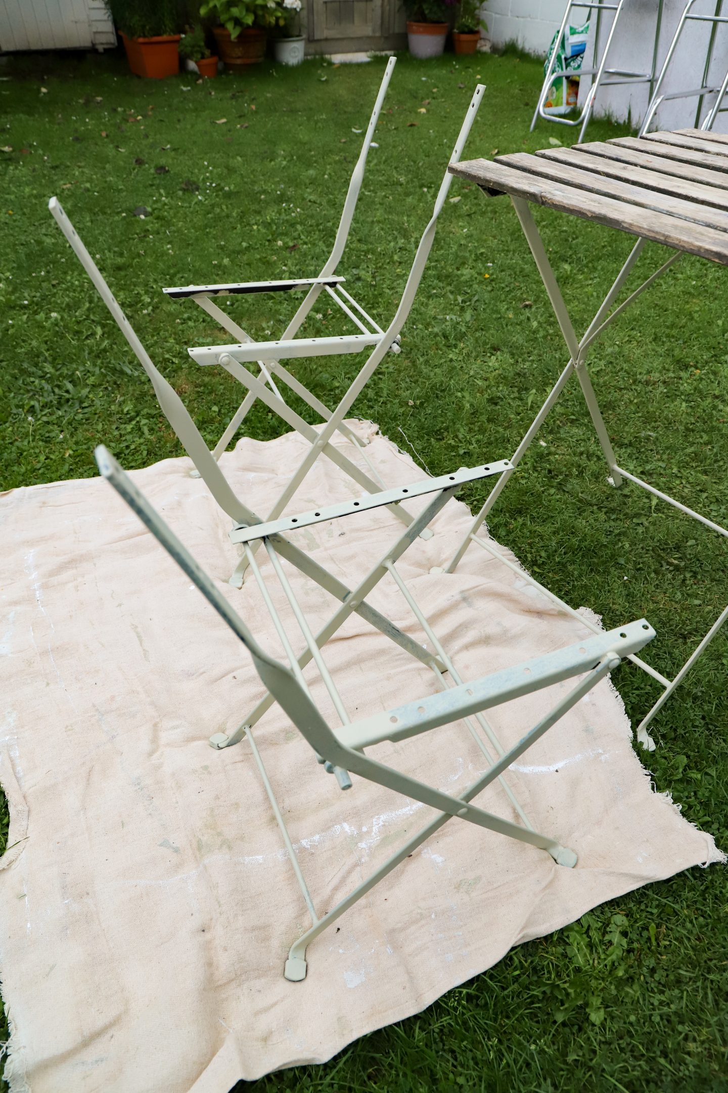 Ikea tarno bistro set. How to paint an ikea table and chairs.