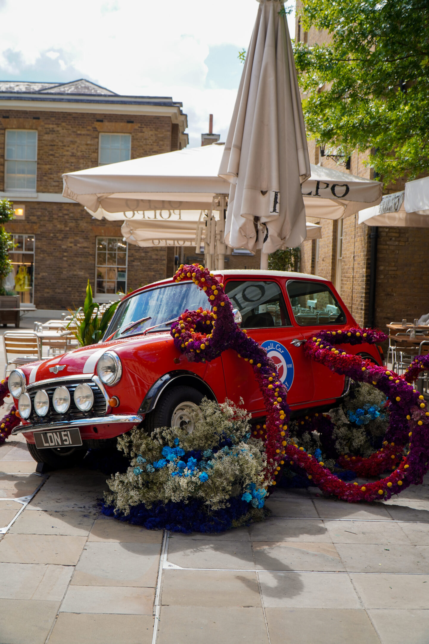 Red Mini flower display. Chelsea In Bloom images 2022.