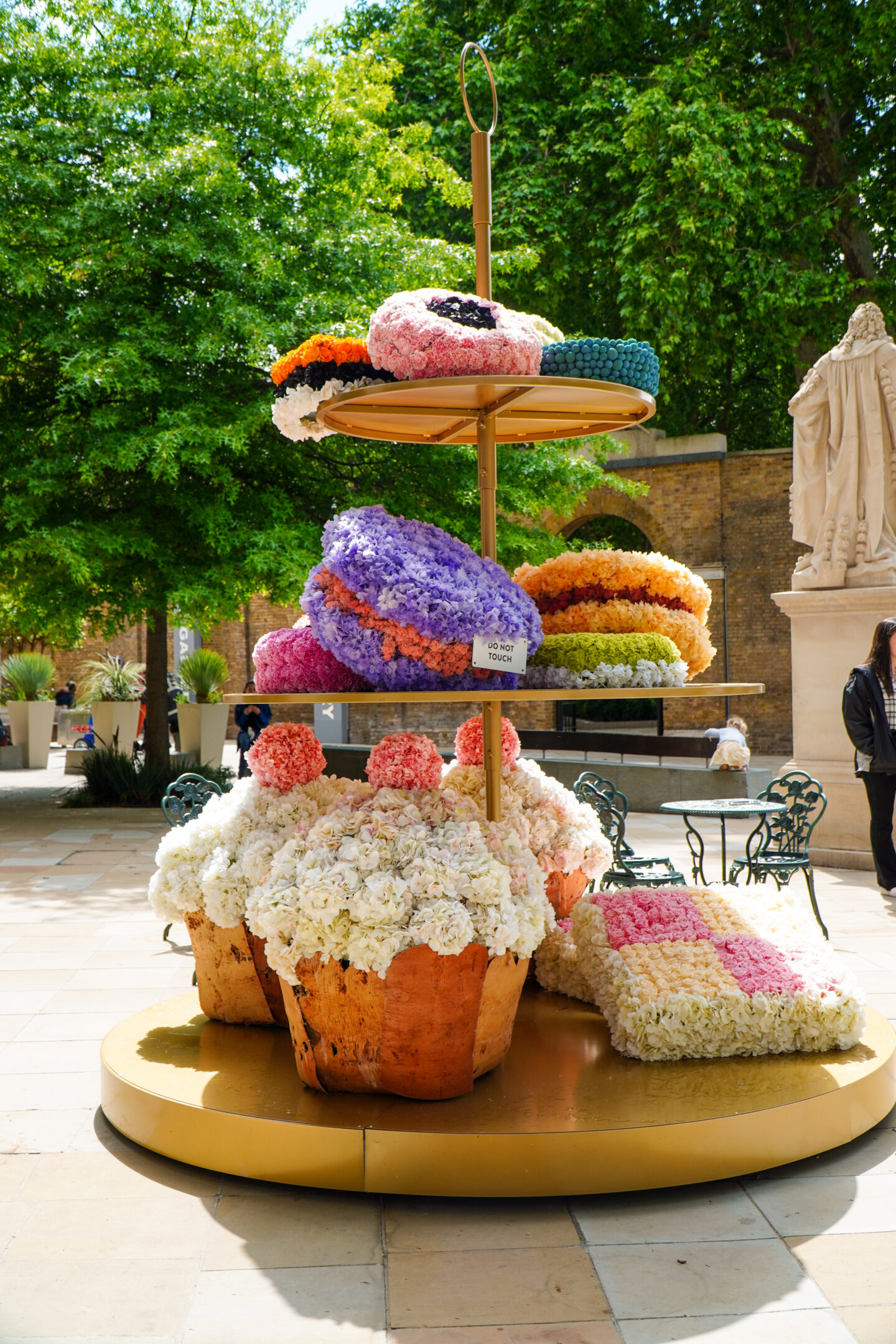 Teacake flower display.