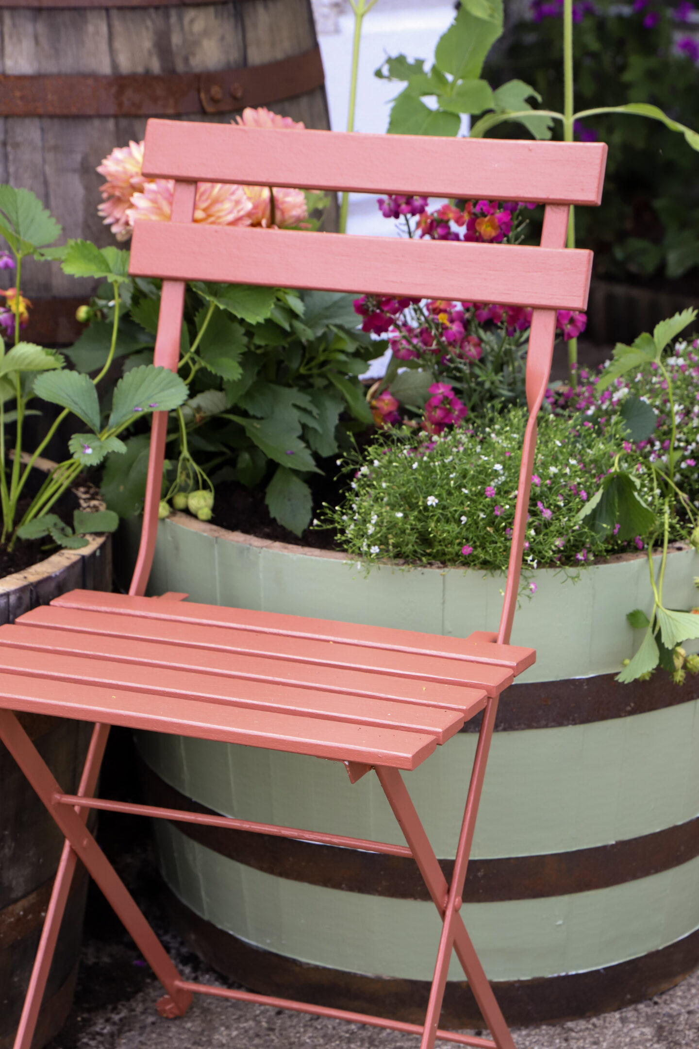 painted garden furniture